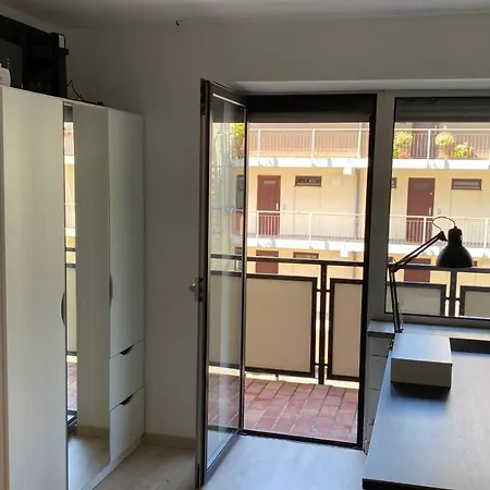 Lovely 1 Bedroom In The Great Location Of